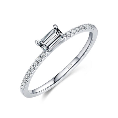 Elegancia Pura — Anillo Cuadrado