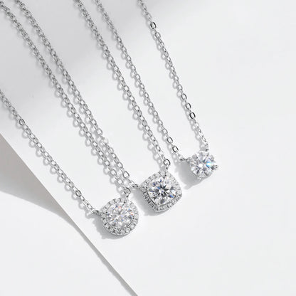 Halo Imperial — Collar Moissanita