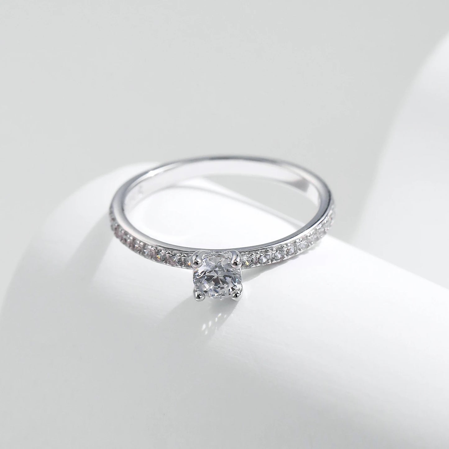 Promesa Imperial — Anillo Moissanita Cuadrado