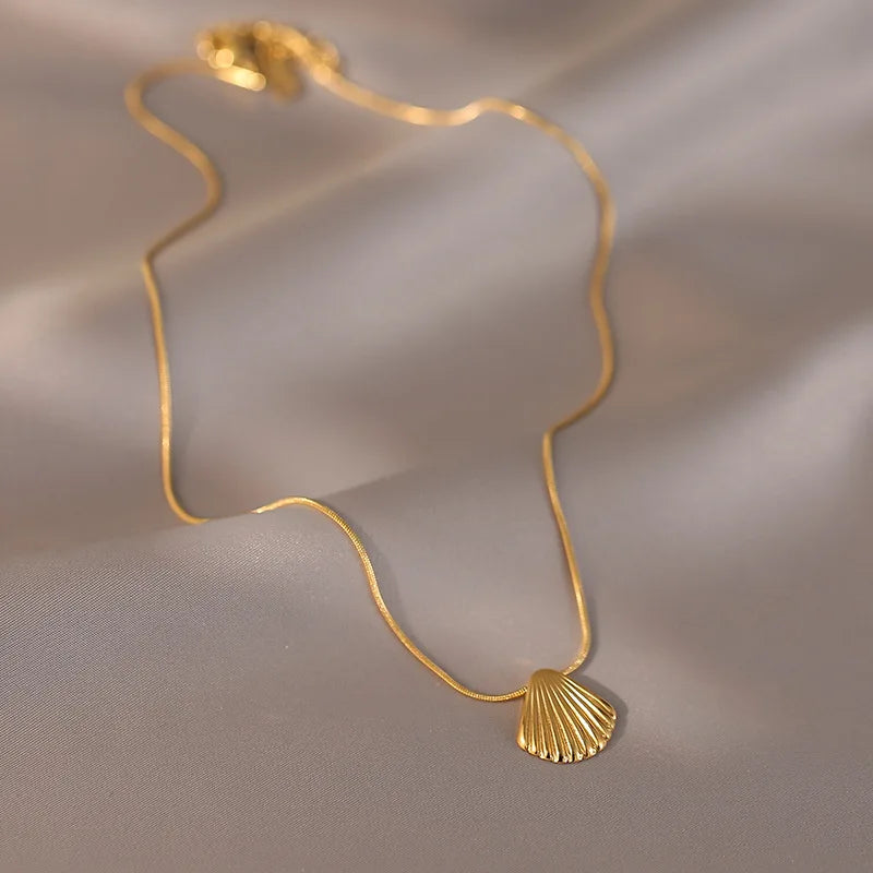Concha Dorada — Collar Statement
