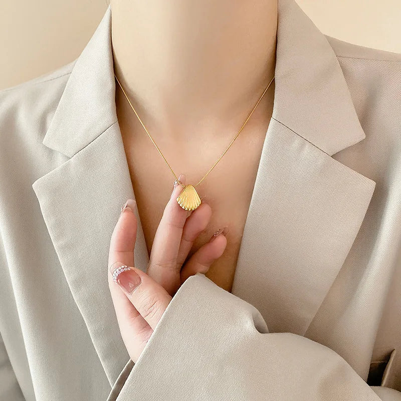 Concha Dorada — Collar Statement